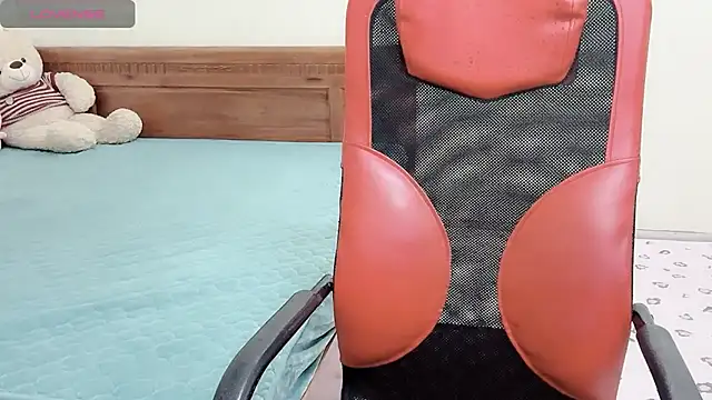 Snapshot of TrinhH_Nabbi chatting on 01/09/25, 01:45 TrinhH Nabbi online show from 01/09/25, 01:45