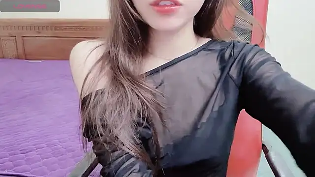 Snapshot of TrinhH_Nabbi chatting on 02/20/25, 12:47 TrinhH Nabbi online show from 02/20/25, 12:47