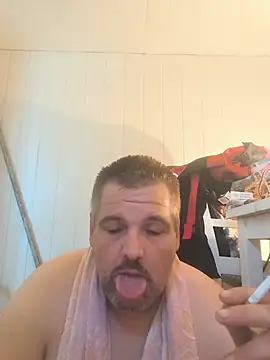Snapshot of Ronny2510 chatting on 07/13/26, 12:52 Ronny2510 online show from 07/13/26, 12:52