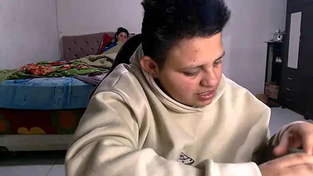 Snapshot of tatsumi_nao chatting on 10/05/25, 01:15 tatsumi nao online show from 10/05/25, 01:15