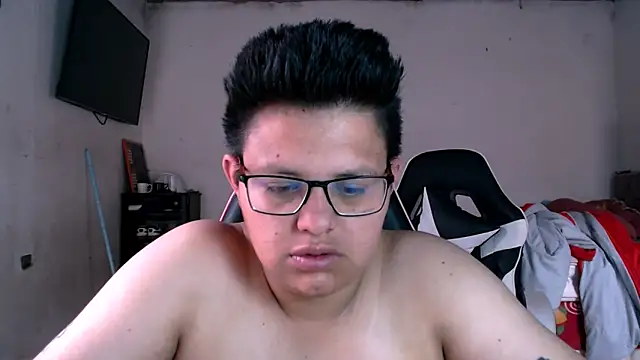 tatsumi nao online show from 10/31/25, 03:57