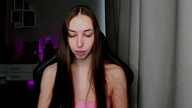 Snapshot of Sm0ly chatting on 04/23/26, 02:13 Sm0ly online show from 04/23/26, 02:13