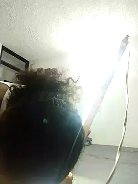 Snapshot of samanthaeliott22 chatting on 12/19/24, 11:03 samanthaeliott22 online show from 12/19/24, 11:03