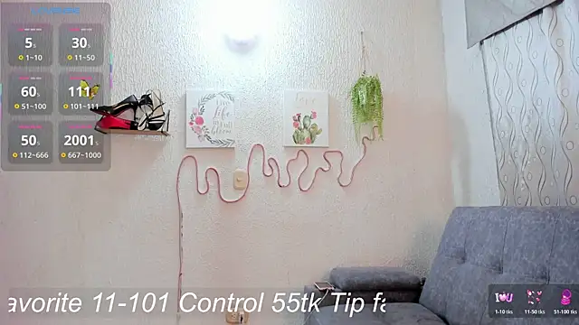 Snapshot of samanthaeliott22 chatting on 11/25/25, 05:07 samanthaeliott22 online show from 11/25/25, 05:07