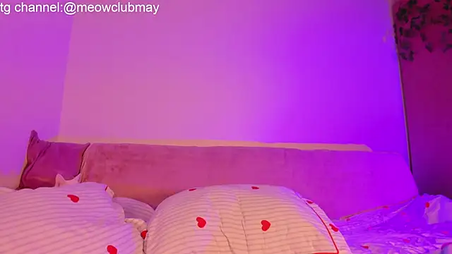 Snapshot of may_meowww chatting on 11/13/25, 07:29 may meowww online show from 11/13/25, 07:29