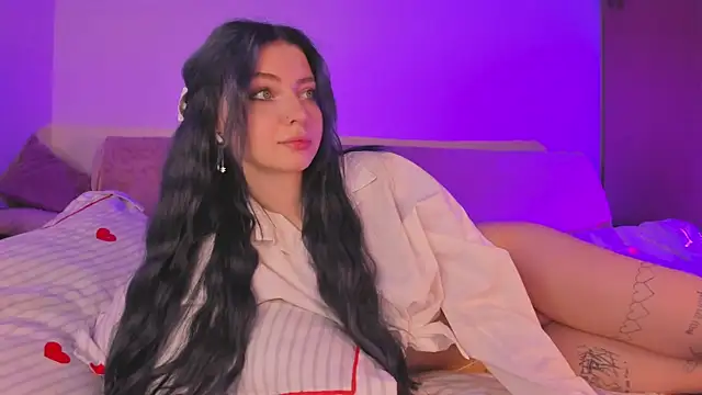 Snapshot of may_meowww chatting on 11/15/25, 06:00 may meowww online show from 11/15/25, 06:00