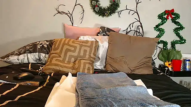 FRUITOFEDEN01 online show from 12/24/24, 03:27