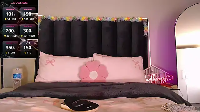 Snapshot of FRUITOFEDEN01 chatting on 04/08/26, 10:48 FRUITOFEDEN01 online show from 04/08/26, 10:48