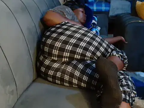 leslysexygirl online show from 03/04/25, 04:38