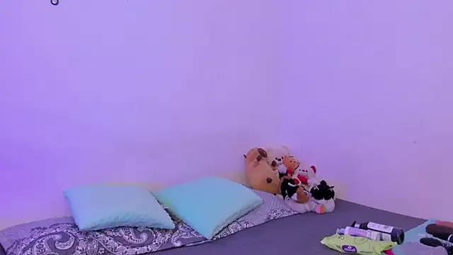 crystalvazquez online show from 10/19/25, 01:45