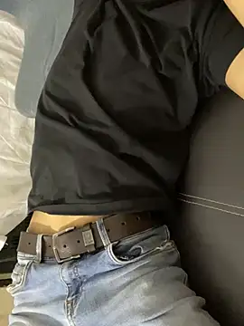 Snapshot of zeck80 chatting on 02/17/25, 07:15 zeck80 online show from 02/17/25, 07:15