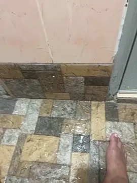 Snapshot of zeck80 chatting on 10/19/25, 01:01 zeck80 online show from 10/19/25, 01:01