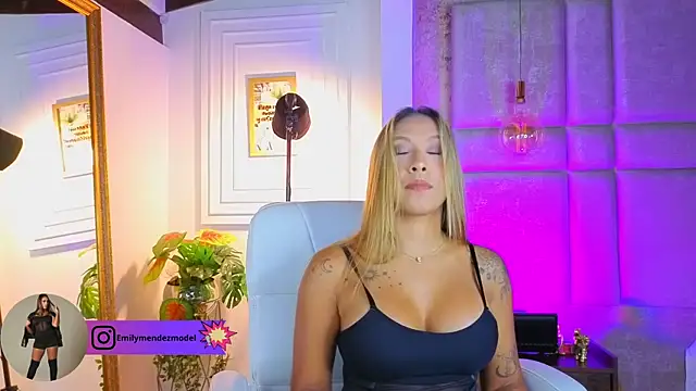 AlessiaLondon online show from 06/01/26, 10:17