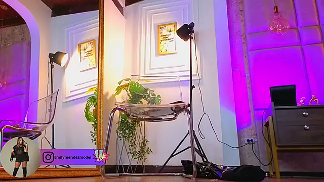 AlessiaLondon online show from 06/03/26, 02:33