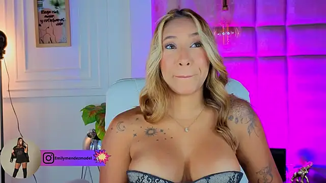 Snapshot of AlessiaLondon chatting on 07/13/26, 10:18 AlessiaLondon online show from 07/13/26, 10:18