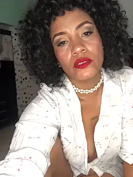 Snapshot of AdelaHaneix chatting on 12/22/24, 04:48 AdelaHaneix online show from 12/22/24, 04:48