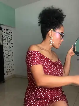 Snapshot of AdelaHaneix chatting on 12/28/24, 05:35 AdelaHaneix online show from 12/28/24, 05:35