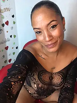 Snapshot of AdelaHaneix chatting on 10/10/25, 12:26 AdelaHaneix online show from 10/10/25, 12:26