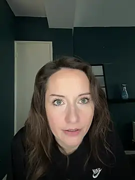 Snapshot of EmmaXXX666 chatting on 02/21/25, 01:22 EmmaXXX666 online show from 02/21/25, 01:22