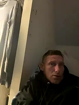 Snapshot of aaronmc311840 chatting on 09/21/25, 05:09 aaronmc311840 online show from 09/21/25, 05:09