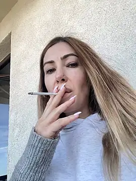 Snapshot of RaquelleDevon chatting on 03/08/25, 02:08 RaquelleDevon online show from 03/08/25, 02:08