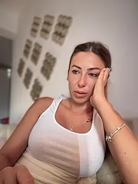 Snapshot of RaquelleDevon chatting on 09/09/25, 05:29 RaquelleDevon online show from 09/09/25, 05:29