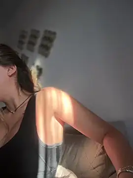 Snapshot of RaquelleDevon chatting on 09/24/25, 05:22 RaquelleDevon online show from 09/24/25, 05:22