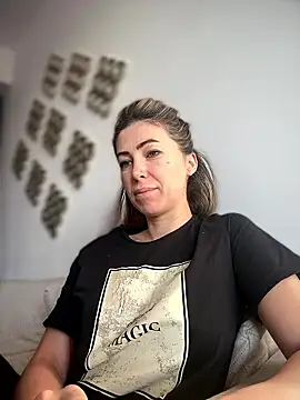 Snapshot of RaquelleDevon chatting on 01/12/26, 07:02 RaquelleDevon online show from 01/12/26, 07:02