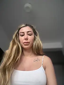 Snapshot of RaquelleDevon chatting on 02/11/26, 06:18 RaquelleDevon online show from 02/11/26, 06:18