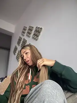 Snapshot of RaquelleDevon chatting on 02/23/26, 02:14 RaquelleDevon online show from 02/23/26, 02:14