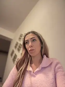 Snapshot of RaquelleDevon chatting on 04/02/26, 04:37 RaquelleDevon online show from 04/02/26, 04:37