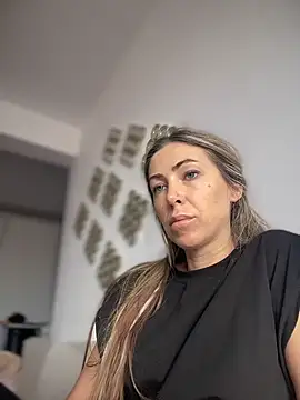 Snapshot of RaquelleDevon chatting on 04/08/26, 09:31 RaquelleDevon online show from 04/08/26, 09:31