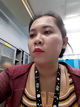 Snapshot of Benlla2802 chatting on 12/16/24, 07:10 Benlla2802 online show from 12/16/24, 07:10