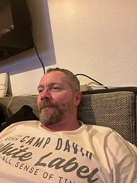 Snapshot of Rockburg chatting on 12/24/24, 01:49 Rockburg online show from 12/24/24, 01:49