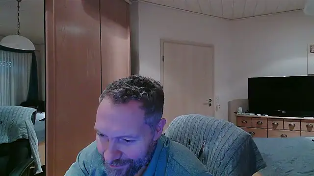 Snapshot of Rockburg chatting on 01/17/26, 12:10 Rockburg online show from 01/17/26, 12:10