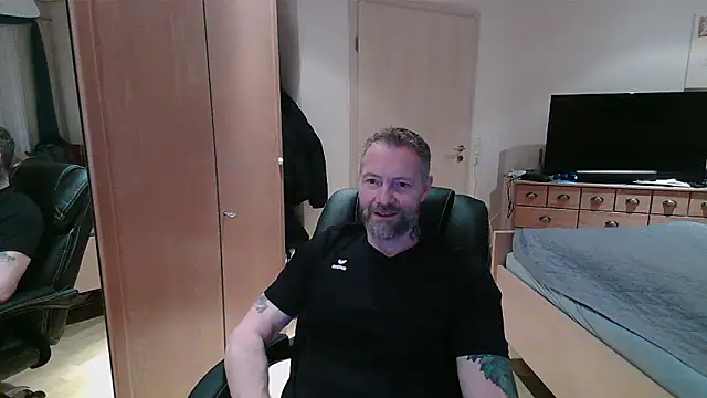 Snapshot of Rockburg chatting on 03/18/26, 06:05 Rockburg online show from 03/18/26, 06:05