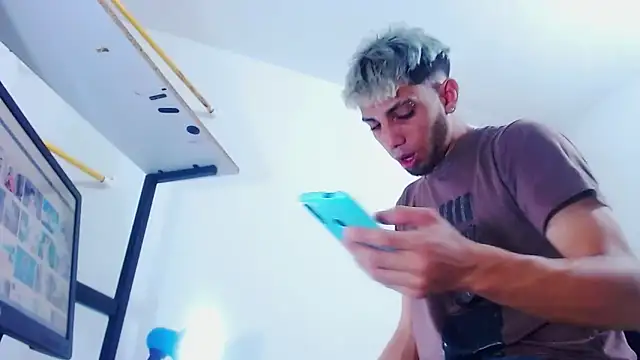 Gregory hard online show from 12/05/25, 07:54