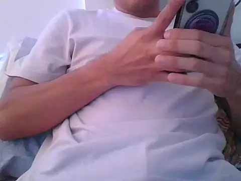 Snapshot of Juan2323hot chatting on 10/10/25, 08:08 Juan2323hot online show from 10/10/25, 08:08