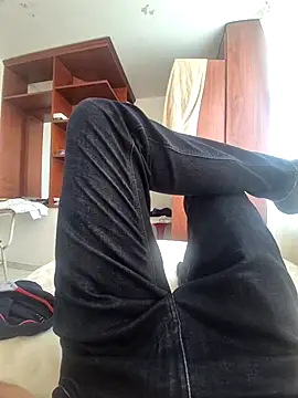 Snapshot of Juan2323hot chatting on 10/29/25, 05:47 Juan2323hot online show from 10/29/25, 05:47