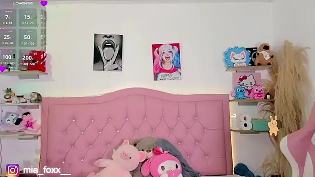 Snapshot of Mia_foxx_ chatting on 11/13/25, 09:03 Mia foxx online show from 11/13/25, 09:03