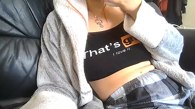 Snapshot of indie-rayne chatting on 06/13/26, 10:35 indie-rayne online show from 06/13/26, 10:35