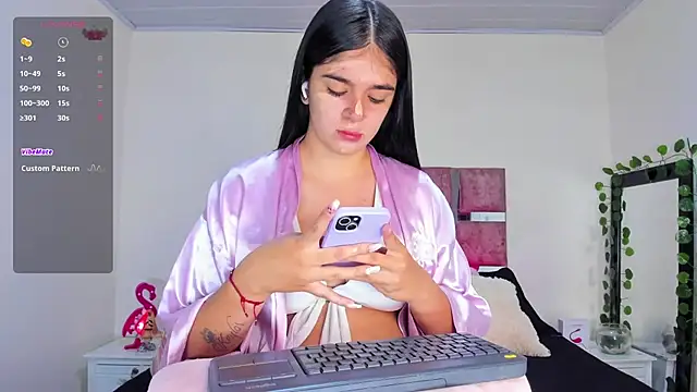 Snapshot of AmyWesley chatting on 02/18/25, 01:33 AmyWesley online show from 02/18/25, 01:33