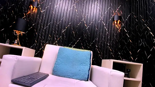 Snapshot of Cutie_Shy_ chatting on 11/02/25, 03:47 Cutie Shy online show from 11/02/25, 03:47