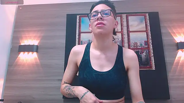 Snapshot of Cutie_Shy_ chatting on 11/04/25, 12:04 Cutie Shy online show from 11/04/25, 12:04