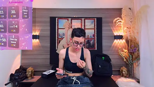 Snapshot of Cutie_Shy_ chatting on 11/10/25, 07:02 Cutie Shy online show from 11/10/25, 07:02