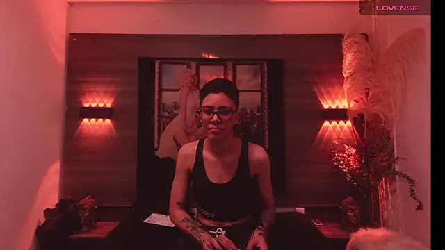 Snapshot of Cutie_Shy_ chatting on 11/14/25, 05:22 Cutie Shy online show from 11/14/25, 05:22