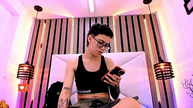 Snapshot of Cutie_Shy_ chatting on 11/21/25, 11:53 Cutie Shy online show from 11/21/25, 11:53