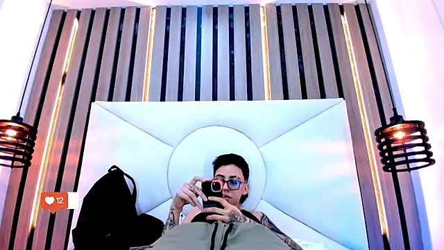 Snapshot of Cutie_Shy_ chatting on 11/24/25, 07:24 Cutie Shy online show from 11/24/25, 07:24