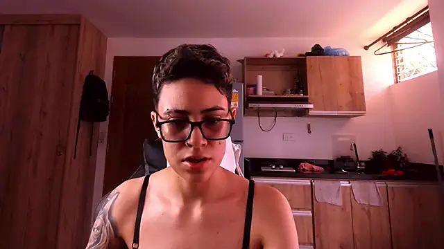 Cutie Shy  online show from 03/09/26, 04:00