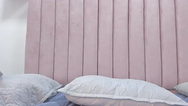 camila  herrera online show from 02/04/25, 10:10